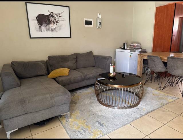 3 BEDROOM APARTMENT FOR SALE IN WATERVAL EAST